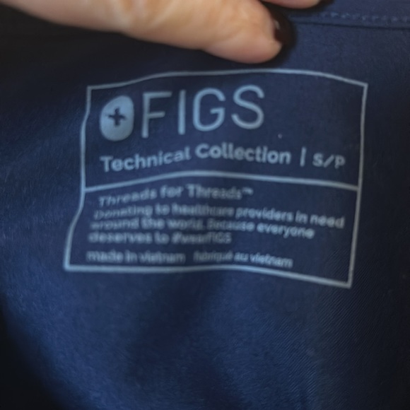 Figs scrub Catarina one-pocket scrub in navy. In good condition. - Picture 3 of 3